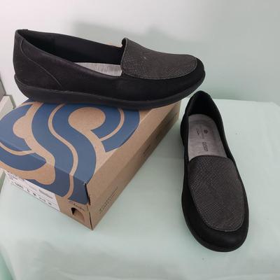 LOT 161Y: Large Assortment of Womens Shoes in Boxes