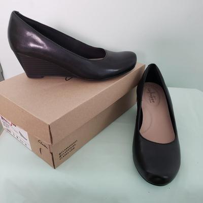 LOT 161Y: Large Assortment of Womens Shoes in Boxes