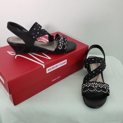 LOT 161Y: Large Assortment of Womens Shoes in Boxes