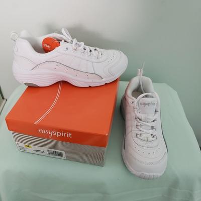 LOT 162Y: Womens Shoes, Boots, and Sneakers