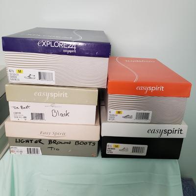 LOT 162Y: Womens Shoes, Boots, and Sneakers