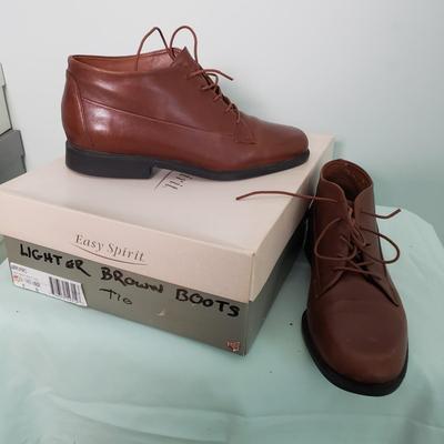 LOT 162Y: Womens Shoes, Boots, and Sneakers