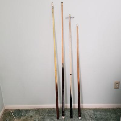 LOT 166Y: Assorted Vintage Pool Cues