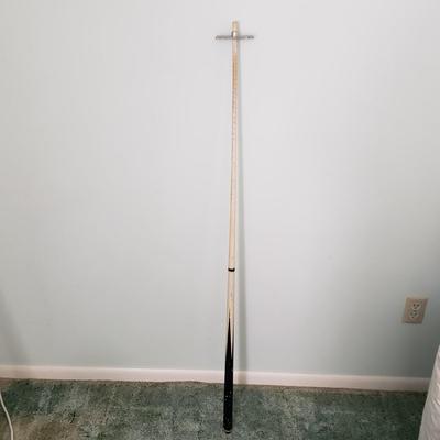 LOT 166Y: Assorted Vintage Pool Cues