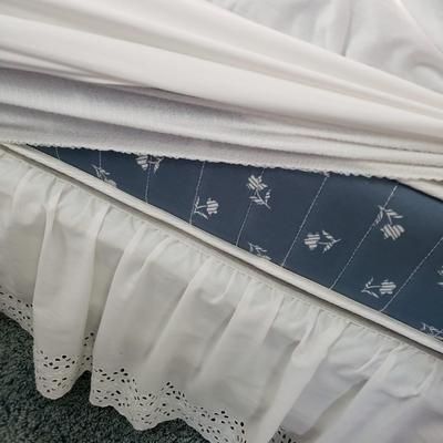 LOT 176Z: Set of Twin Beds with Bedding