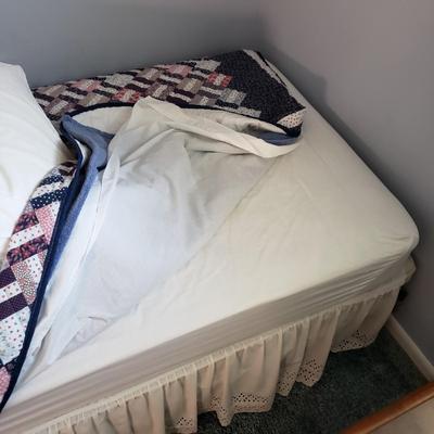 LOT 176Z: Set of Twin Beds with Bedding