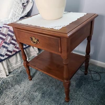 LOT 177Z: Ethan Allen Heirloom Table with Lamps