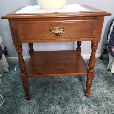 LOT 177Z: Ethan Allen Heirloom Table with Lamps