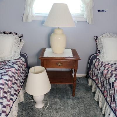 LOT 177Z: Ethan Allen Heirloom Table with Lamps