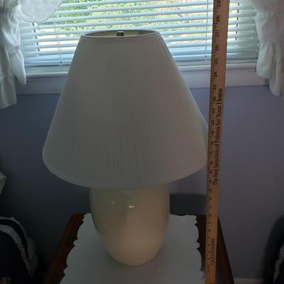 LOT 177Z: Ethan Allen Heirloom Table with Lamps
