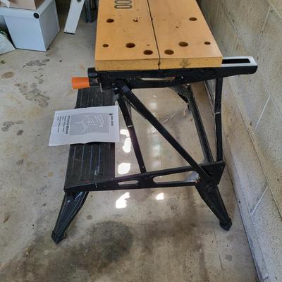 LOT 204G: Black and Decker Workmate 300 Table
