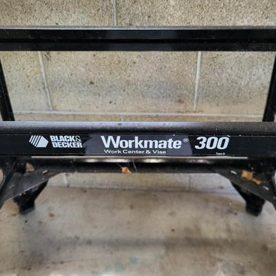 LOT 204G: Black and Decker Workmate 300 Table