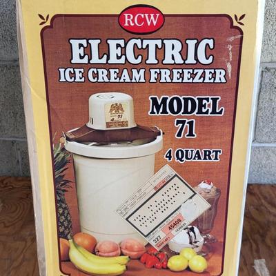 LOT 206G: Electric Popcorn Machine and Electric Ice Cream Freezer