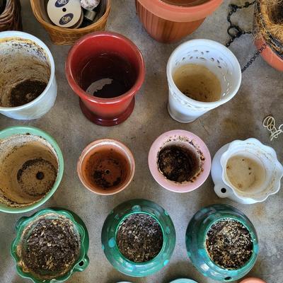 LOT 207G: Various Gardening Pots and Tools