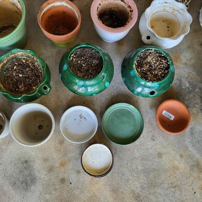 LOT 207G: Various Gardening Pots and Tools