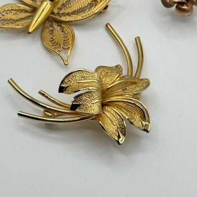 LOT 218J: Gorgeous Lot of Filigree & Mesh Goldtone Brooches