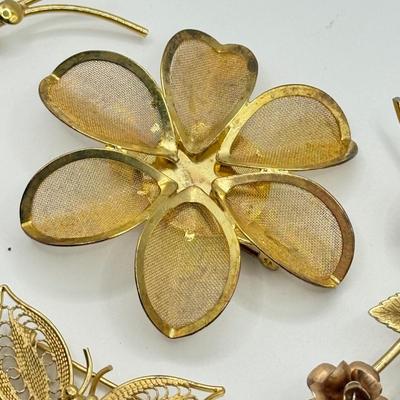LOT 218J: Gorgeous Lot of Filigree & Mesh Goldtone Brooches