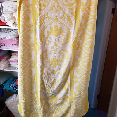 LOT 225: Closet Cleanout; Vintage Linens, Towels, and More