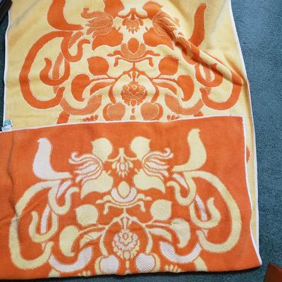 LOT 225: Closet Cleanout; Vintage Linens, Towels, and More
