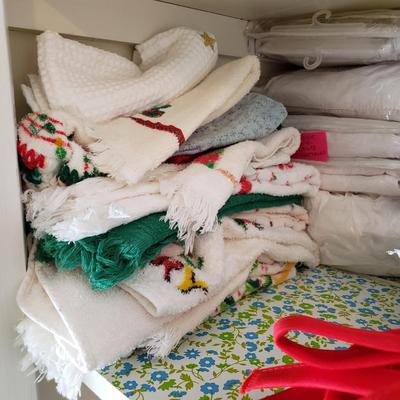 LOT 225: Closet Cleanout; Vintage Linens, Towels, and More