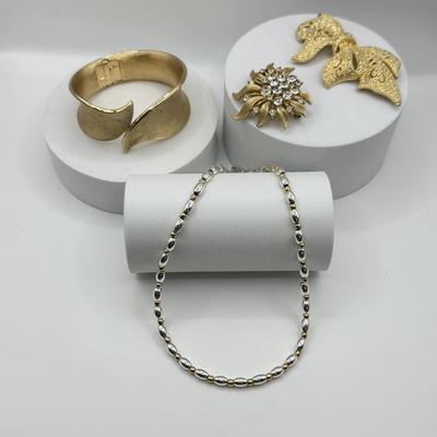 Sale Photo Thumbnail #401