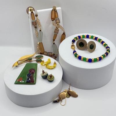 Sale Photo Thumbnail #352