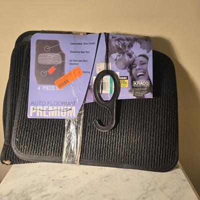 Auto floor mats