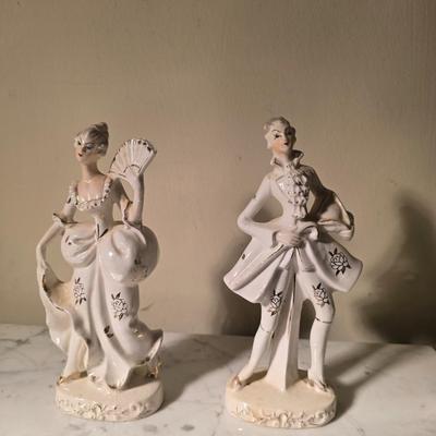 Porcelain dancers