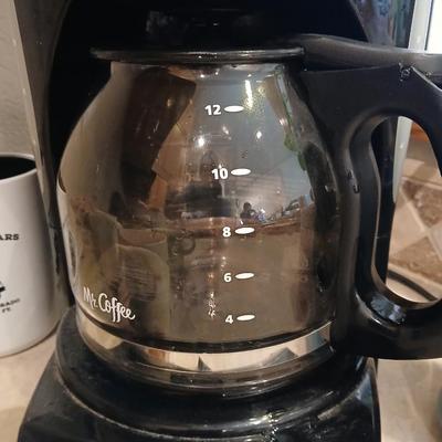 Mr. Coffee Maker with Assorted Mugs
