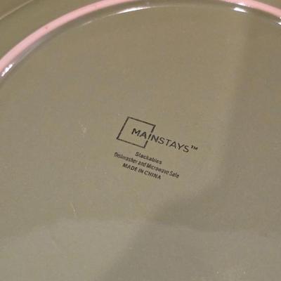 Green Dinnerware Set Mixed brands–