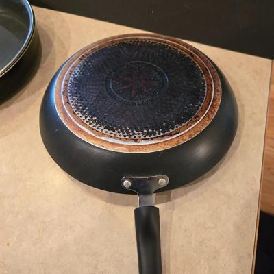 Assorted Fry Pans & Cookware Lot – 5 Pieces