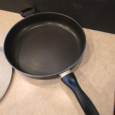 Assorted Fry Pans & Cookware Lot – 5 Pieces
