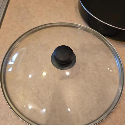 Assorted Fry Pans & Cookware Lot – 5 Pieces