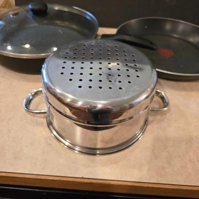 Assorted Fry Pans & Cookware Lot – 5 Pieces