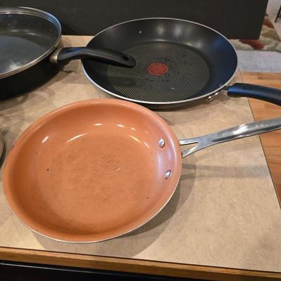 Assorted Fry Pans & Cookware Lot – 5 Pieces
