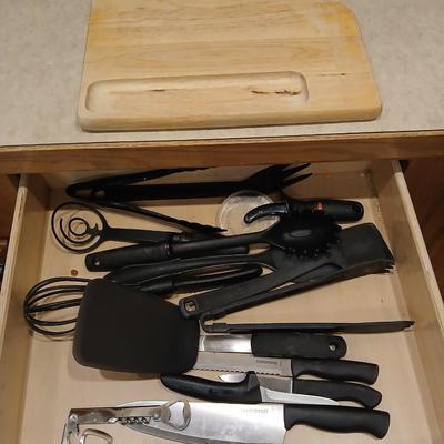 Mixed Kitchen Knife & Utensil Lot – Farberware & More