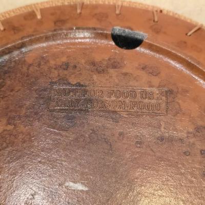 Pair of Decorative Faux Woven Charger Plate – NOT for Food Use (3 of 3 )