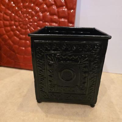 Modern Decor Trio – Wall Art, Lamp, and Canister