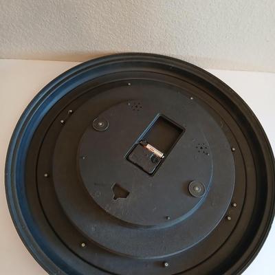 Wall Clock & Stained Glass Grape Desk Lamp