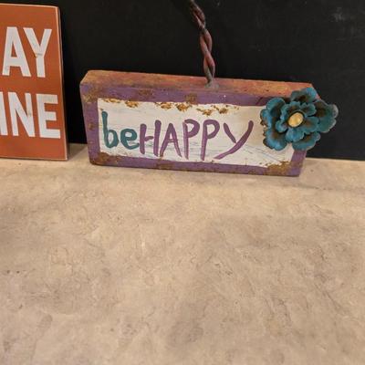 Bright & Cheery Floral and Sign Decor Lot – 7 Pieces