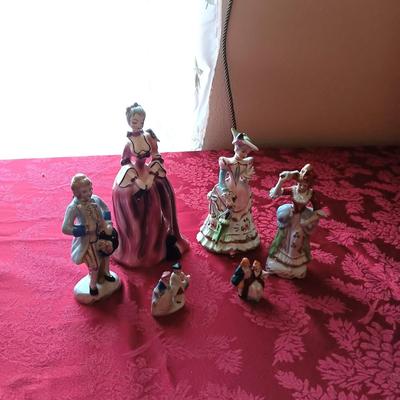 COLLECTIBLE FIGURES
