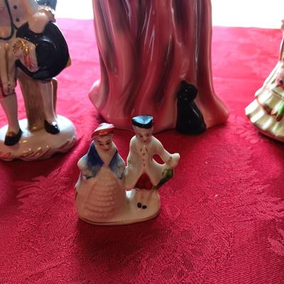 COLLECTIBLE FIGURES