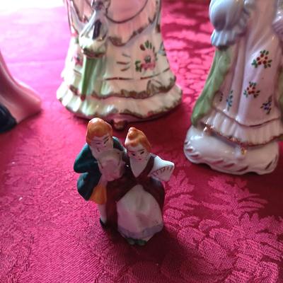 COLLECTIBLE FIGURES
