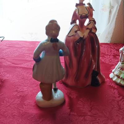 COLLECTIBLE FIGURES