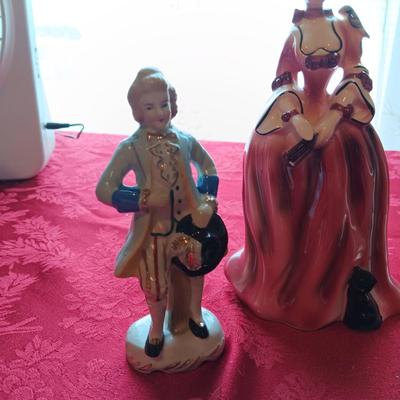 COLLECTIBLE FIGURES