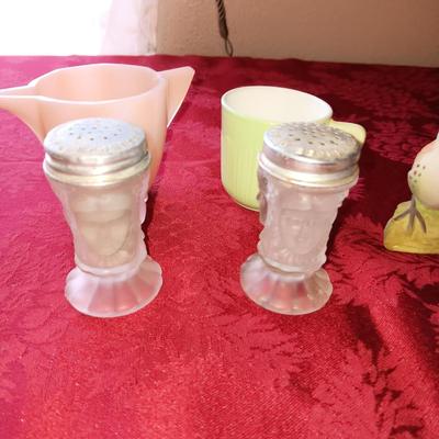 3 FACE SATIN GLASS SHAKERS PLUS OTHER VINTAGE SHAKERS