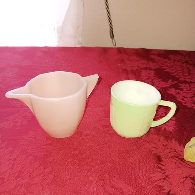 3 FACE SATIN GLASS SHAKERS PLUS OTHER VINTAGE SHAKERS
