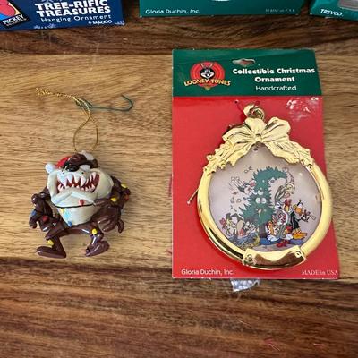 LOONEY TUNES ORNAMENTS