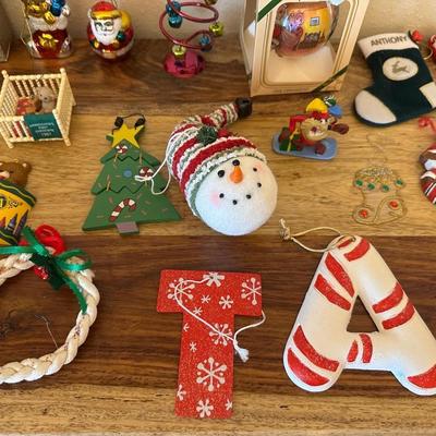 LARGE ASSORTMENT OF ORNAMENTS