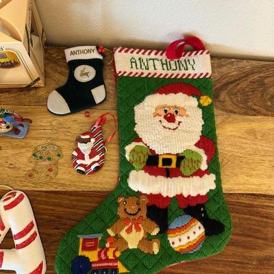 LARGE ASSORTMENT OF ORNAMENTS